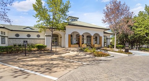 2825 N State Hwy 360 1-3 Beds Apartment for Rent