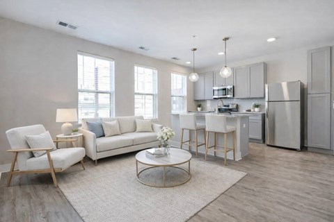 815 E Long St Studio-2 Beds Apartment for Rent