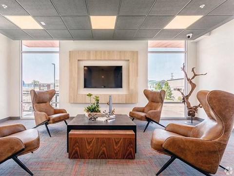 1600 Hoyt Street 1-2 Beds Apartment for Rent