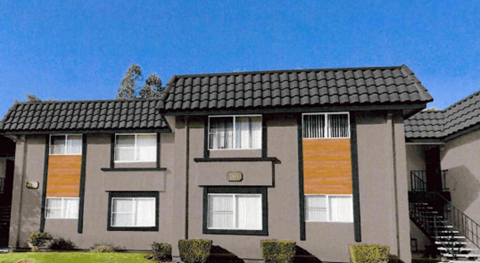 Exterior view of building at Vacaville Park Apartments, Vacaville, CA