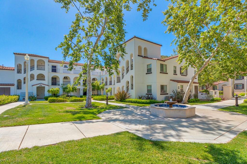 Exteriors at Mission Hills Apartment Homes