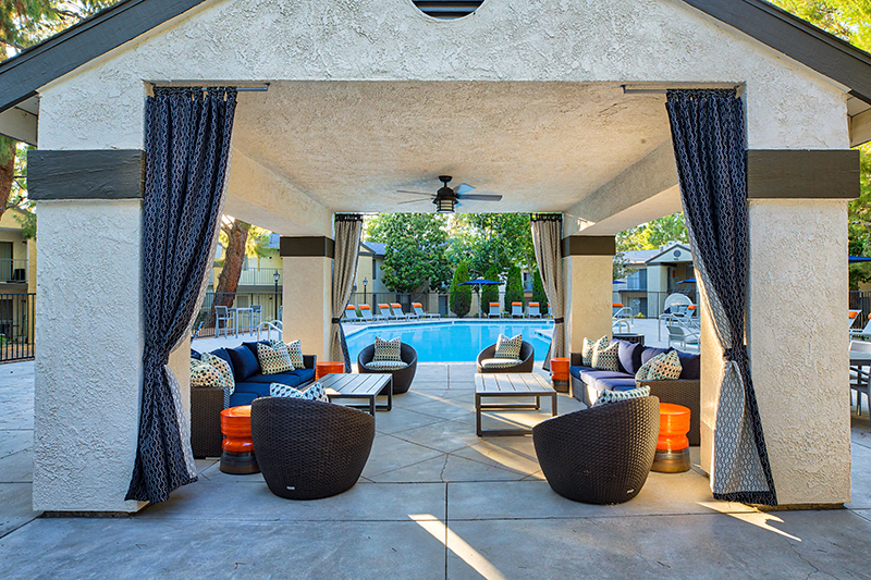 Outdoor lounge at Mountain Vista Apartment Homes