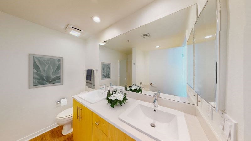 Bathroom in One-Bedroom at Esprit