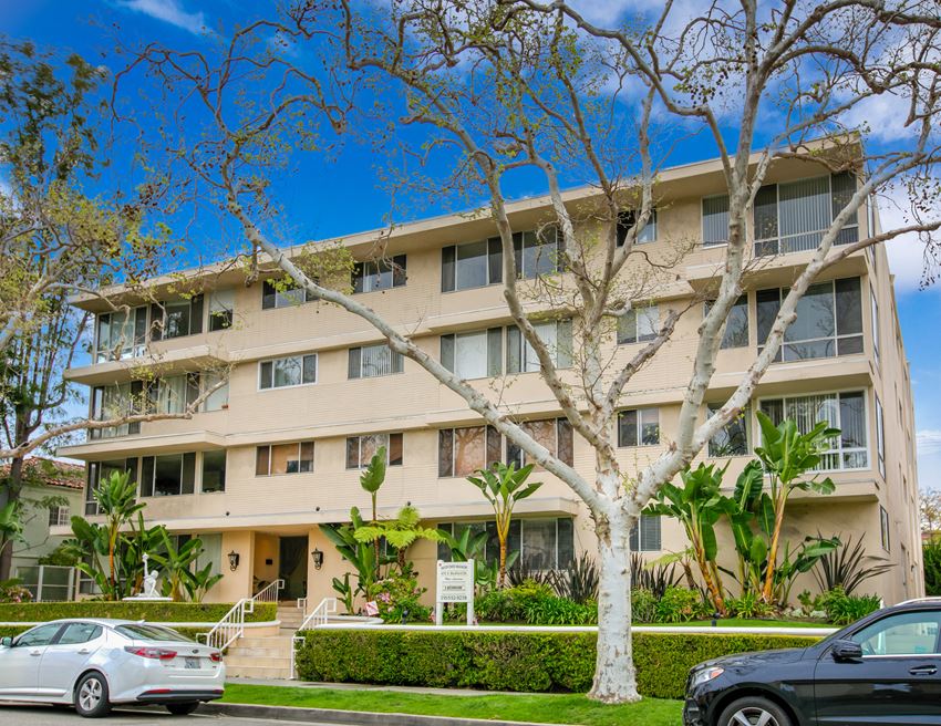 Apartment Building in Beverly Hills - Photo Gallery