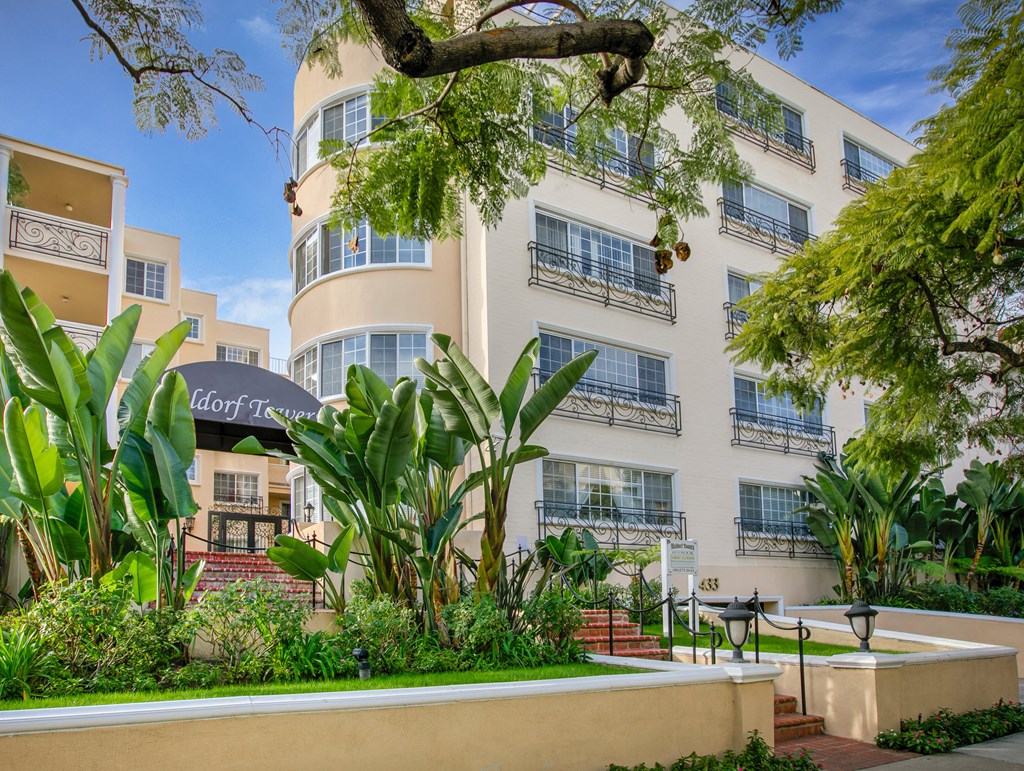 Apartment Building in Beverly Hills