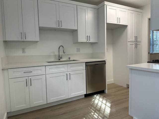 Studio apartment at Lido Apartments in Beverly Hills, CA