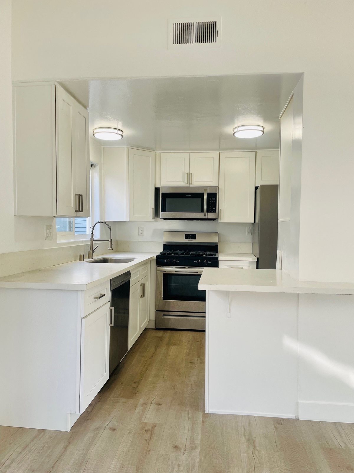 Malibu Beach Club Apartments