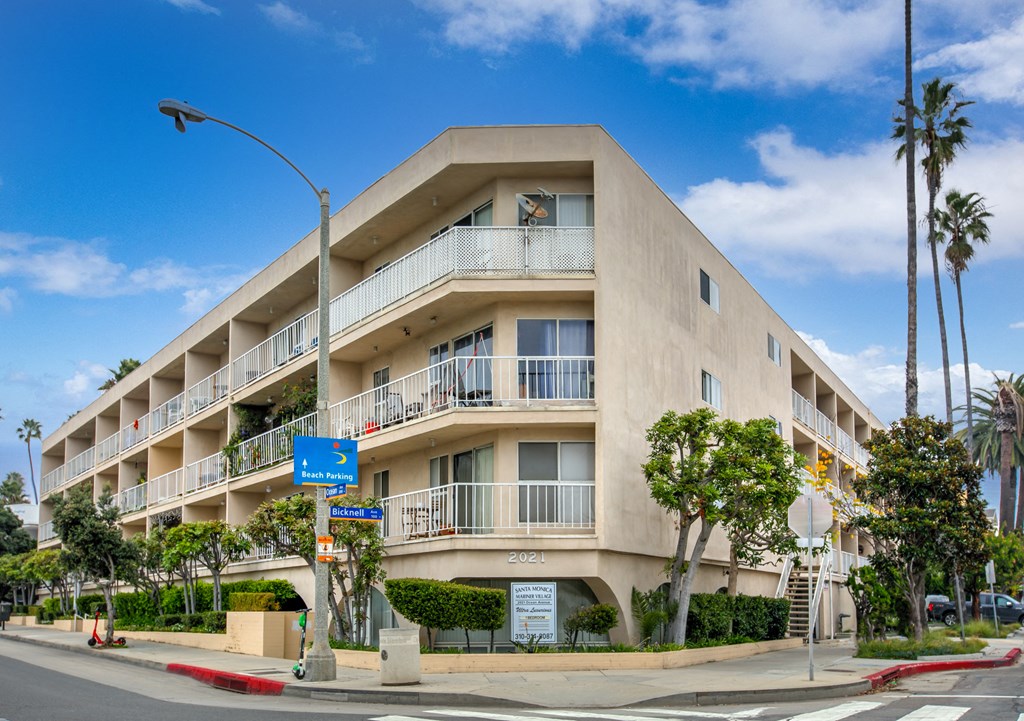 Apartment Building in Santa Monica