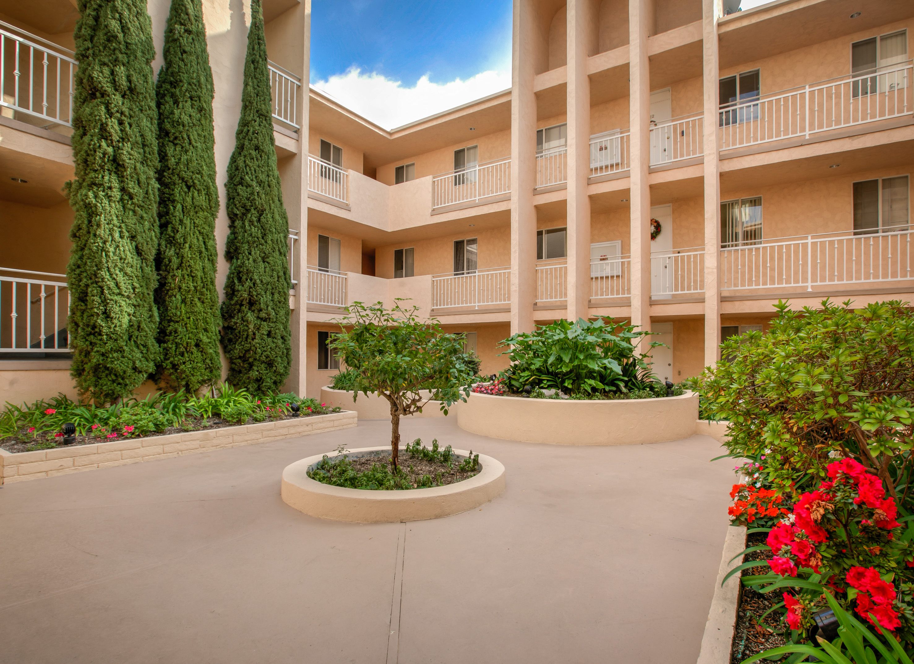 Apartment Building in Santa Monica Courtyard