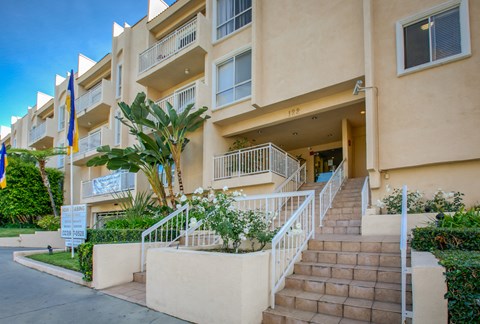 Apartment Building in Los Angeles