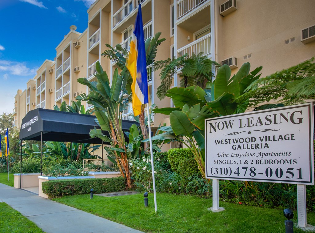 Apartment Building in Los Angeles
