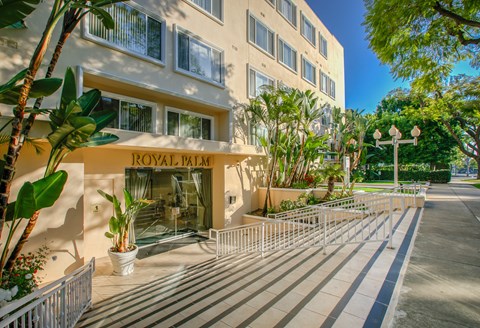 Apartment Building in Beverly Hills
