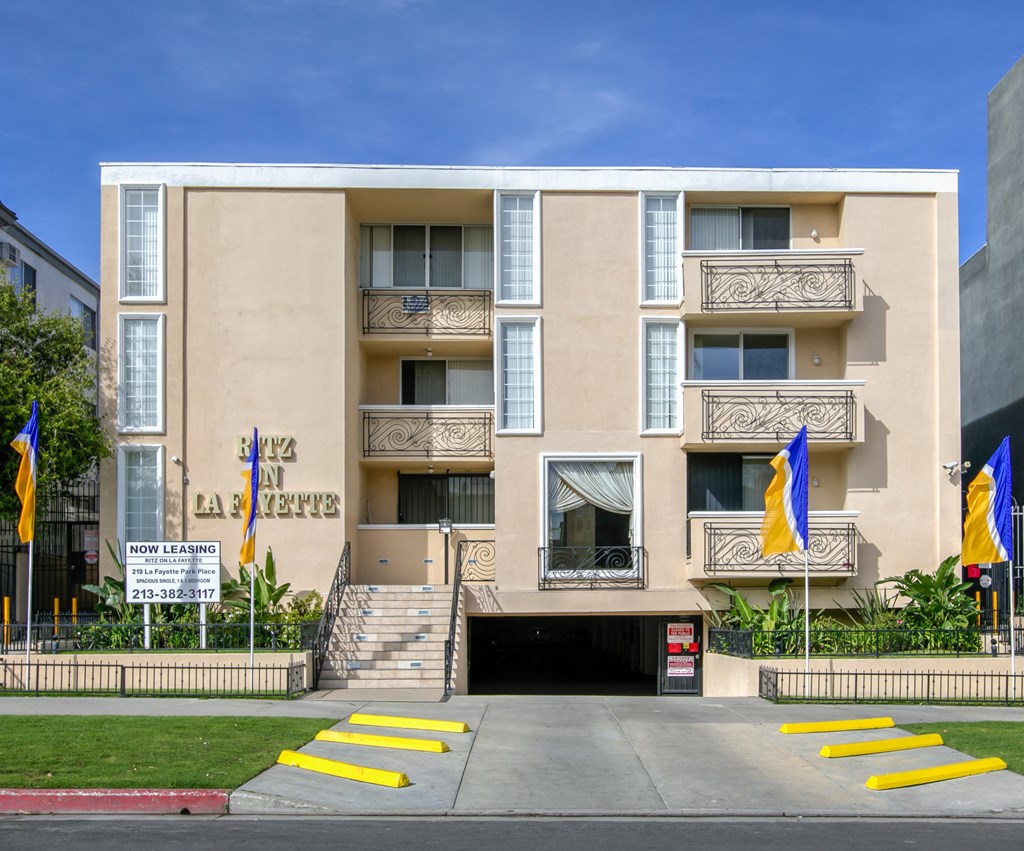 Apartment Building in Los Angeles