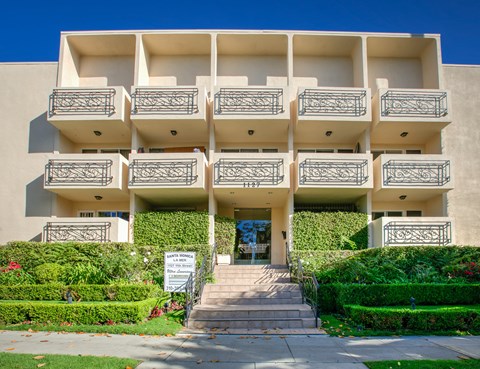 Apartment Building in Los Angeles