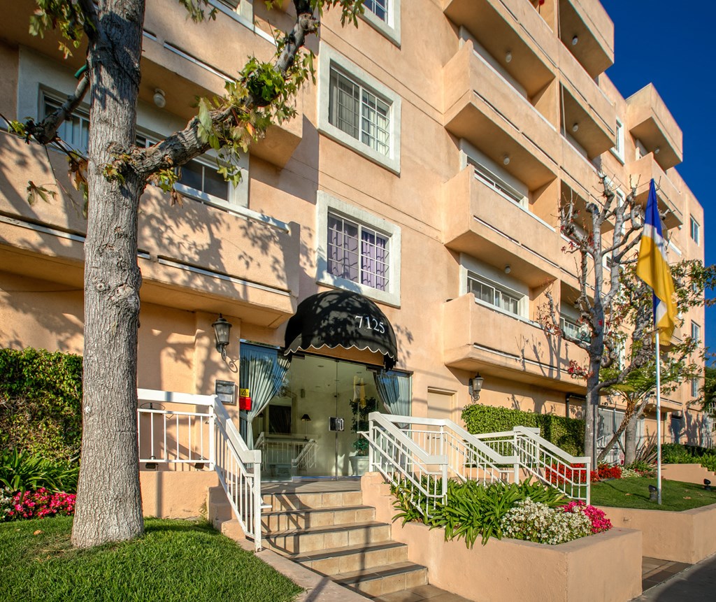 Apartment Building in Los Angeles