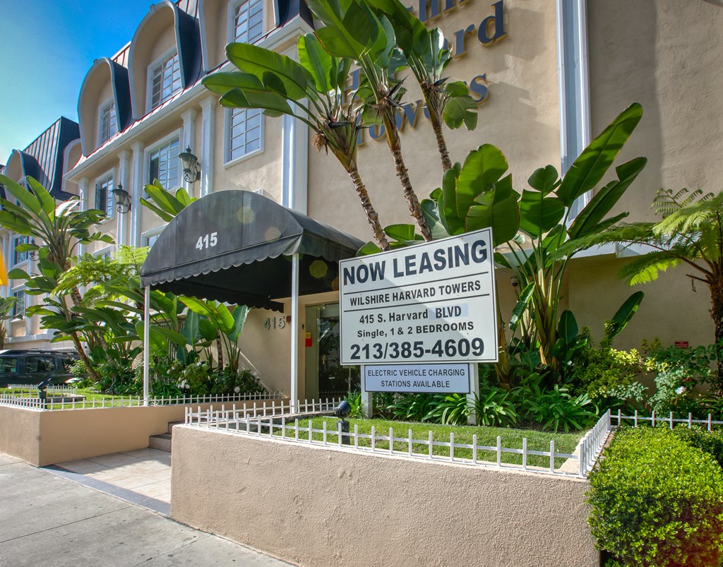 Apartment Building in Los Angeles