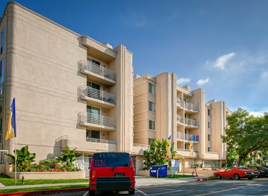 Apartment Building in Los Angeles
