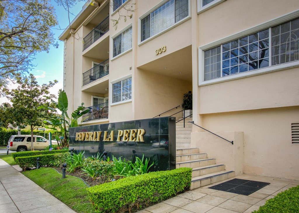 Apartment Building in Beverly Hills
