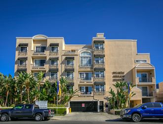 Apartment Building in Los Angeles