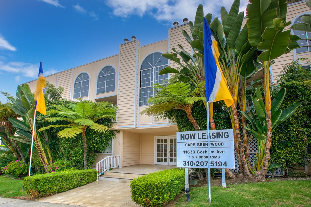 Apartment Building in Los Angeles