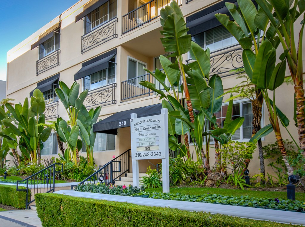 Apartment Building in Beverly Hills