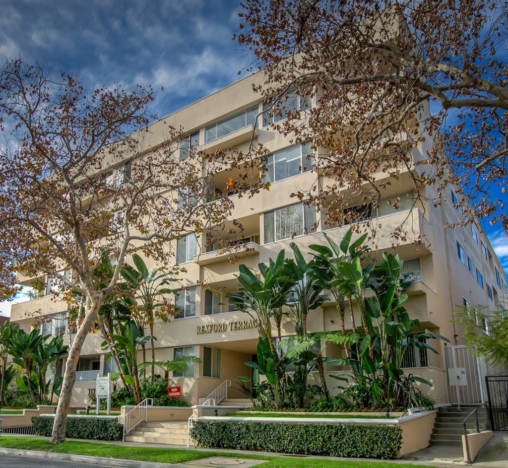 Apartment Building in Beverly Hills