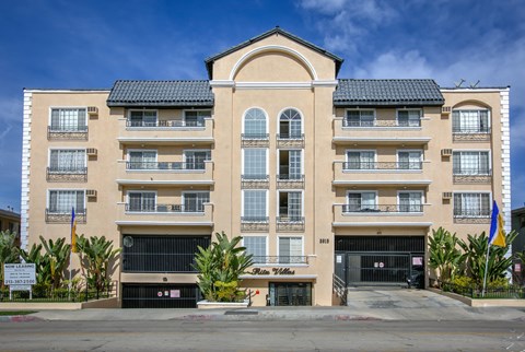 the building in which the hotel is located