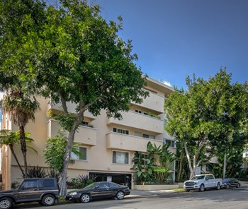 Apartment Building in West Hollywood - Photo Gallery 4