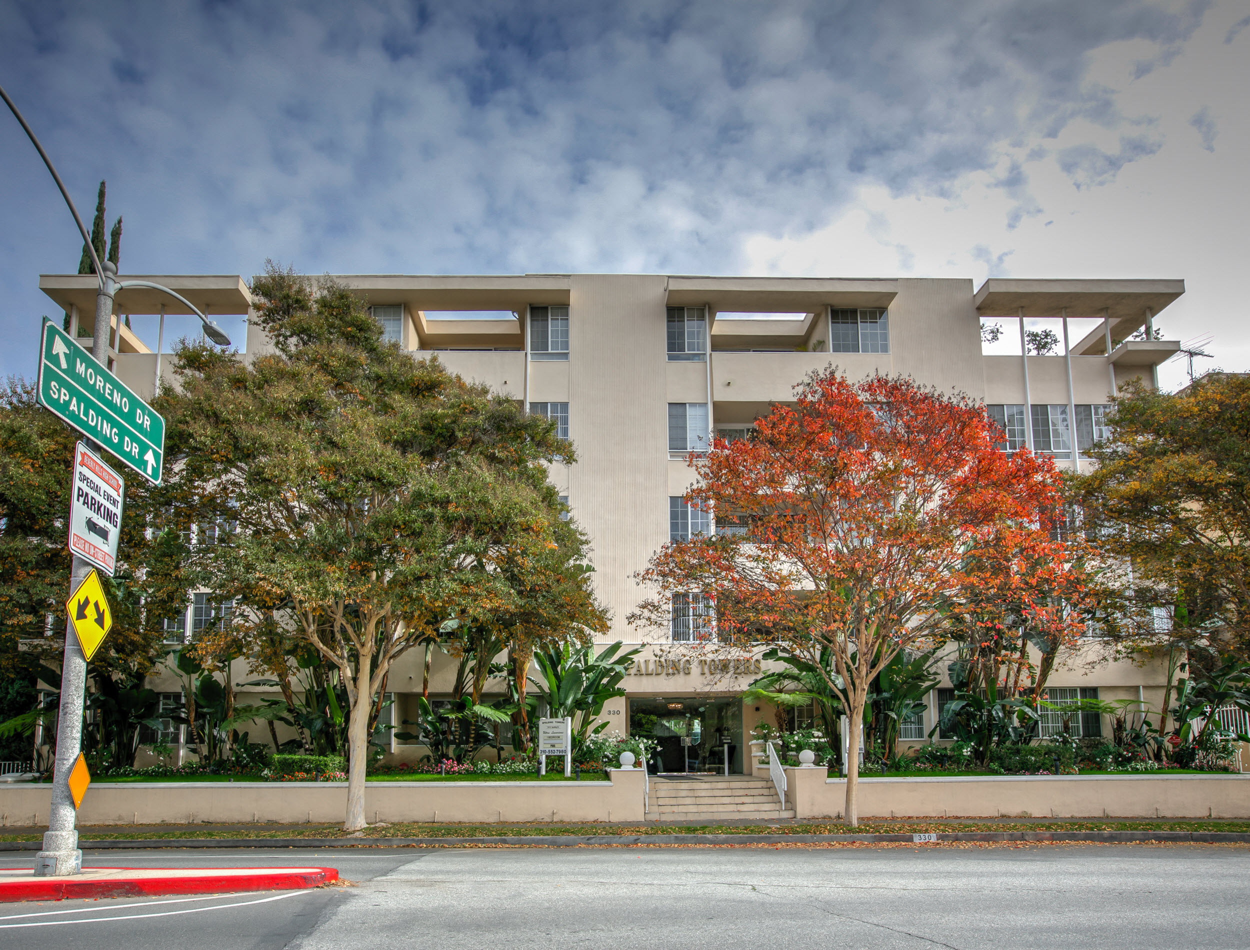 Apartment Building in Beverly Hills