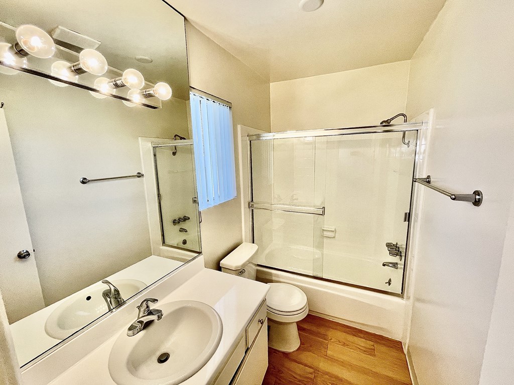 Bathroom with Bathtub/Shower