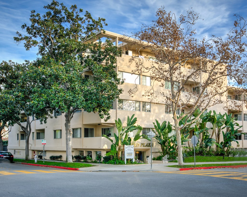 Apartment Building in Beverly Hills