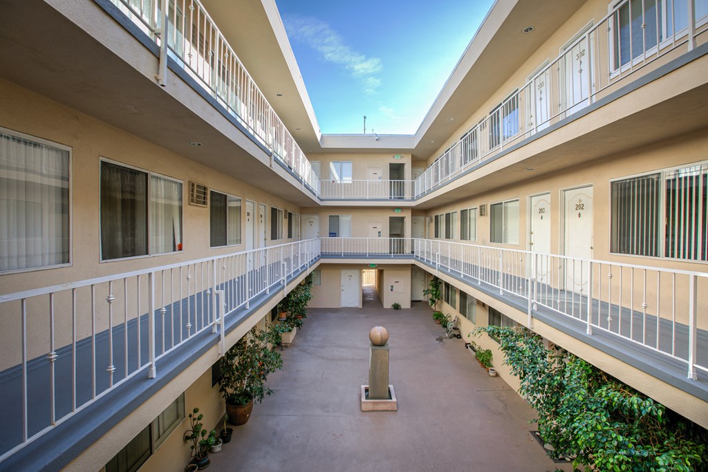 Apartment Building in Los Angeles Courtyard