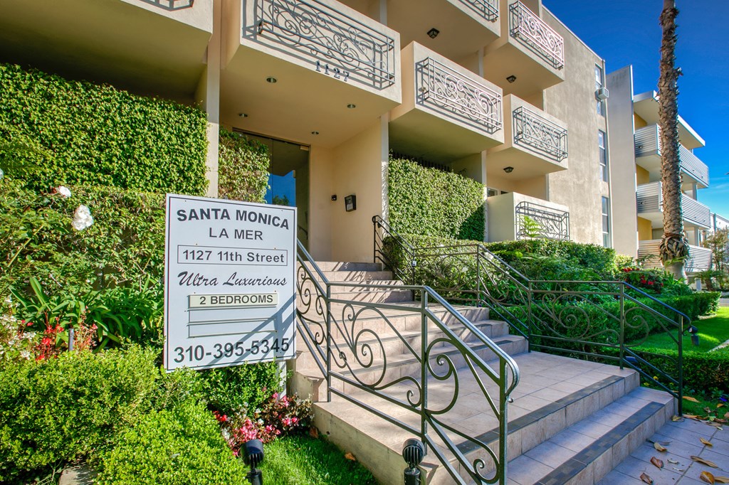 Apartment Building in Santa Monica