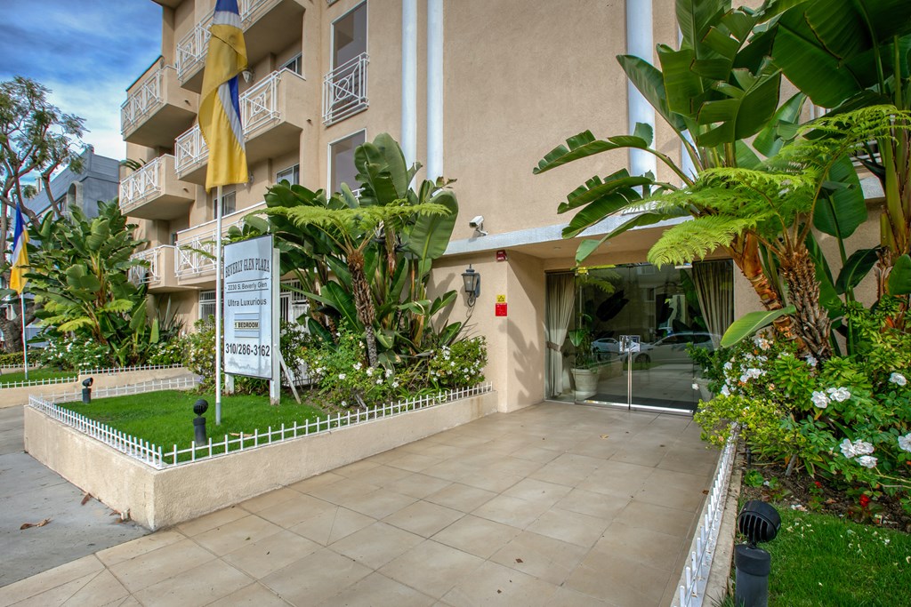 Apartment Building in Los Angeles