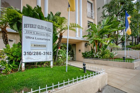 Apartment Building in Los Angeles