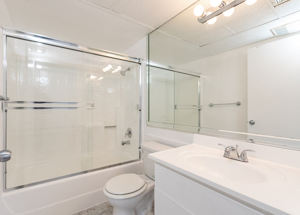 Bathroom with Bathtub/Shower