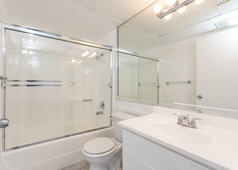 Bathroom with Bathtub/Shower