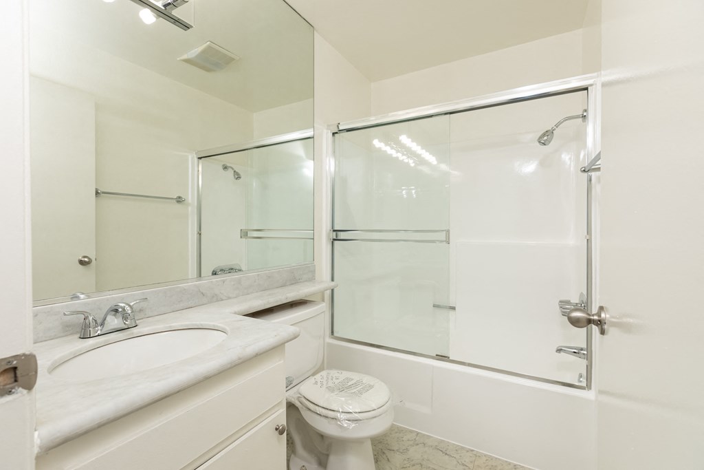 Bathroom with Bathtub/Shower