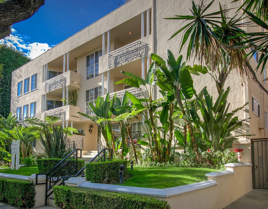 Apartment Building in Beverly Hills