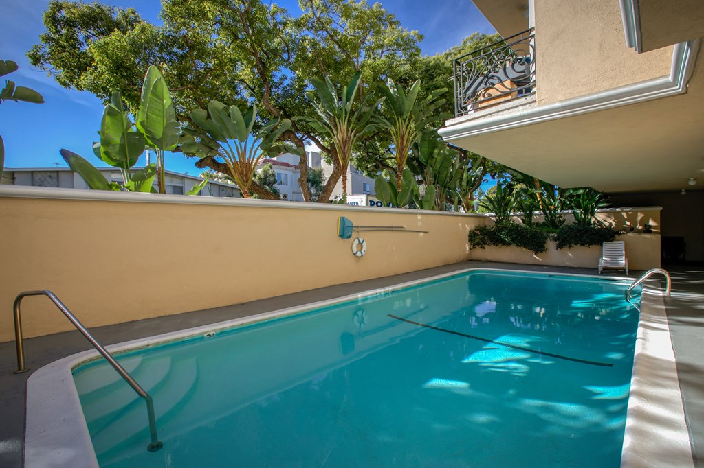 Apartment Building in Santa Monica Pool