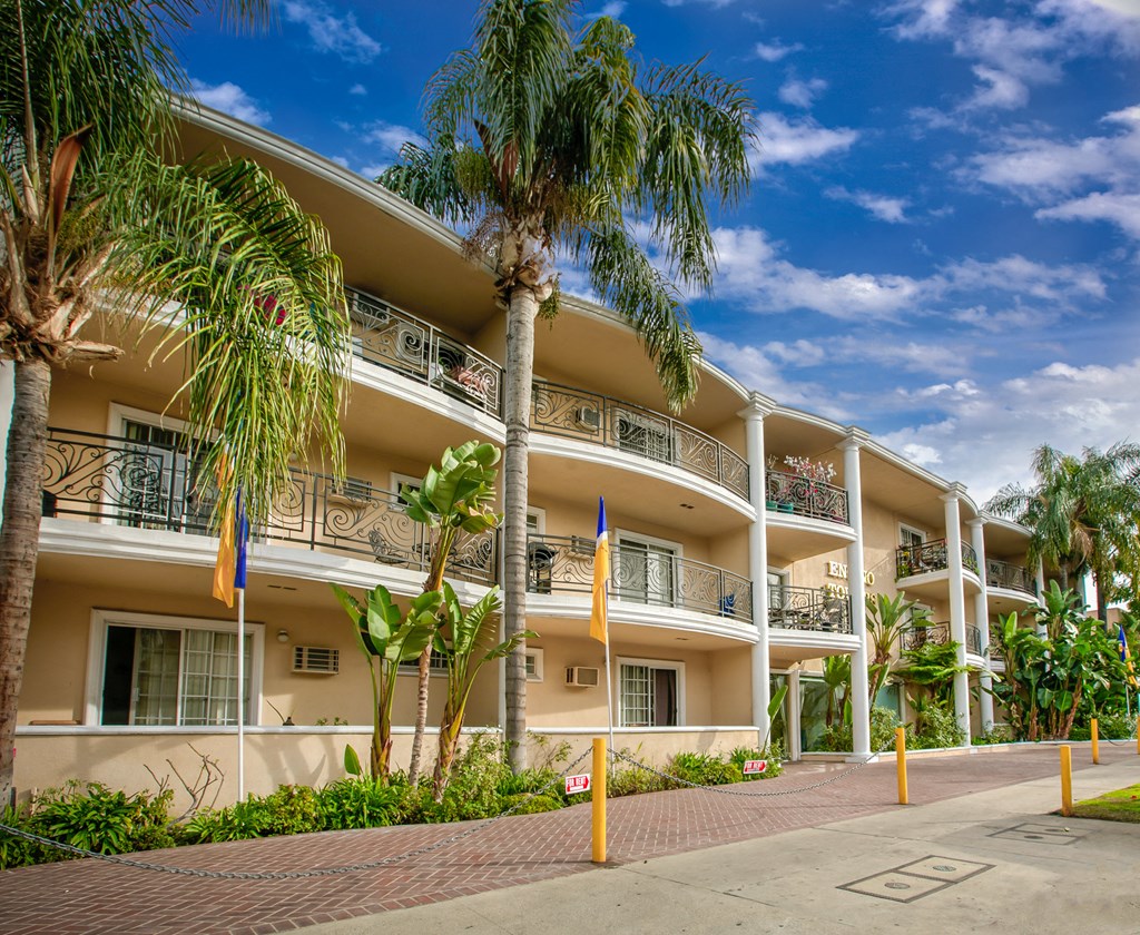 Apartment Building in Encino