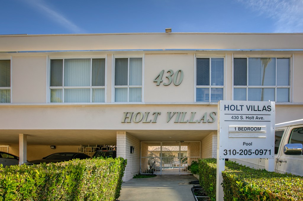 Apartment Building in Los Angeles