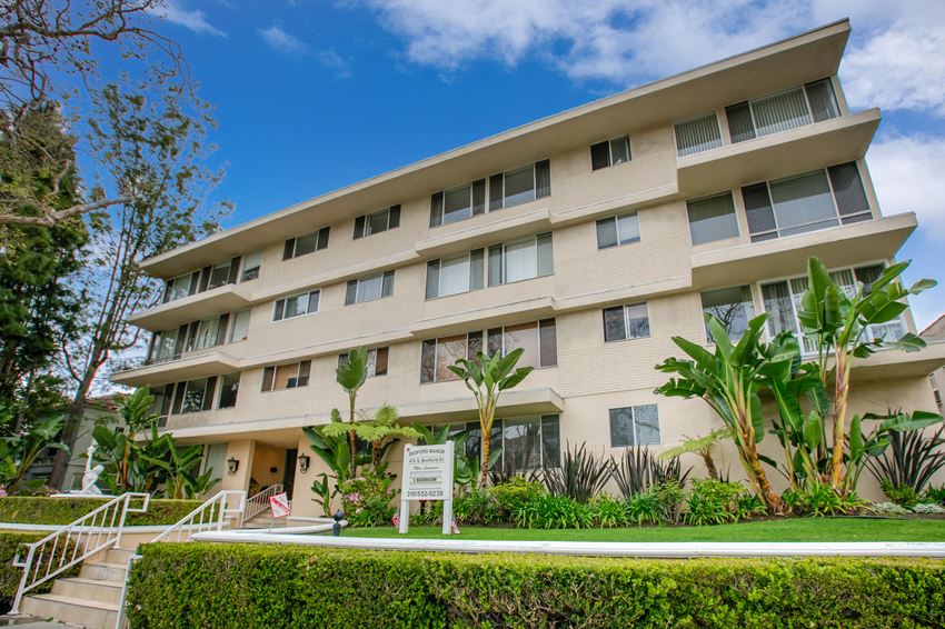 Bedford Manor Apartments, 470 S. Bedford Dr., Beverly Hills, CA RentCafe