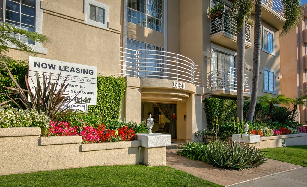 Apartment Building in Los Angeles