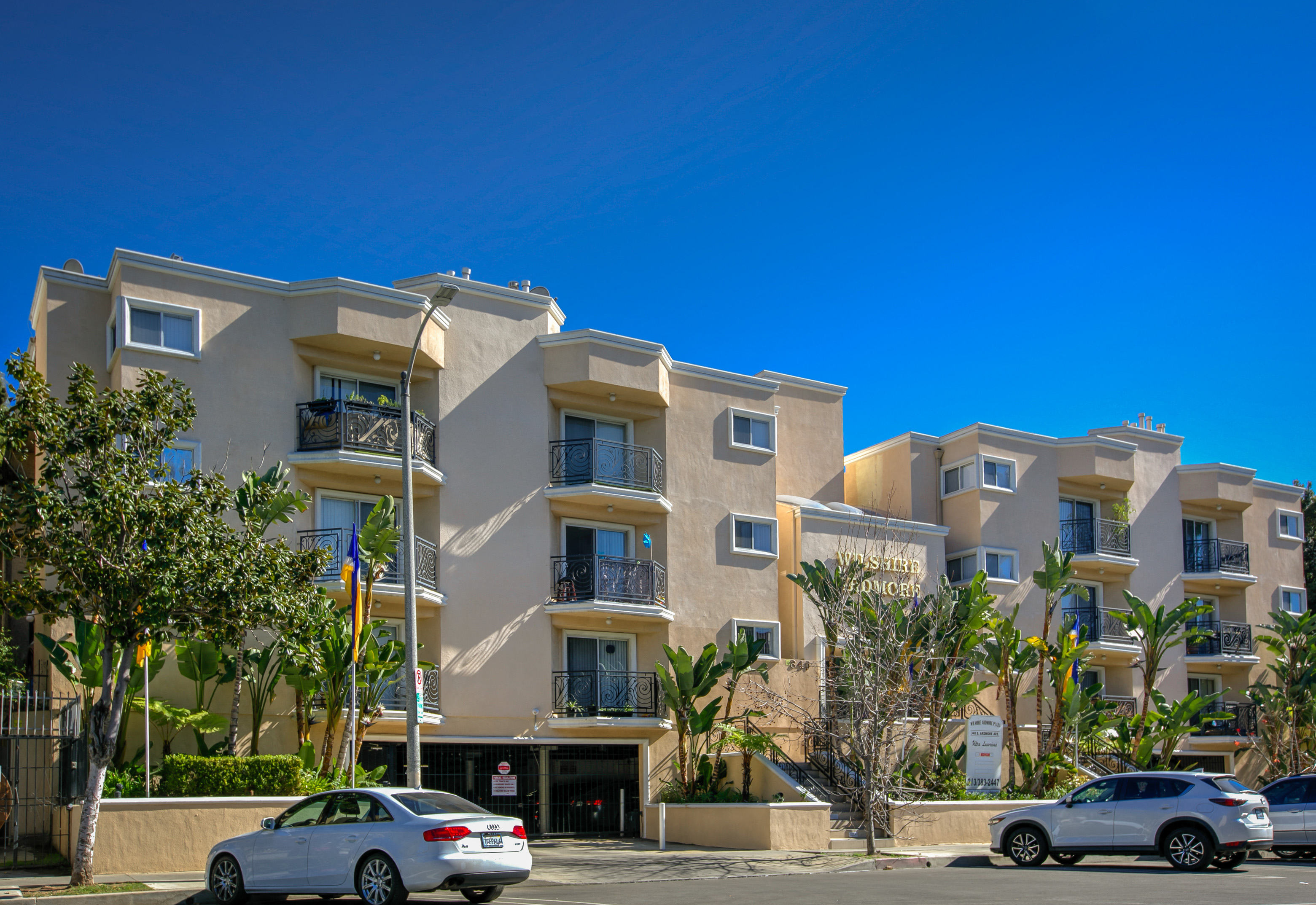 Apartment Building in Los Angeles