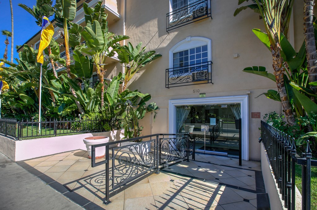 Apartment Building in Los Angeles