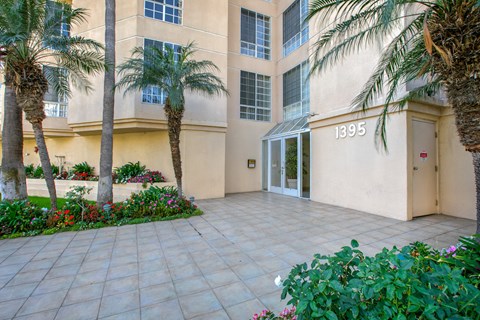 Apartment Building in Los Angeles