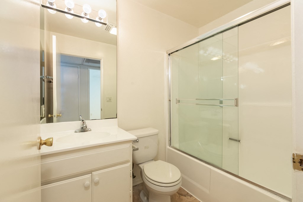 Bathroom with Bathtub/Shower