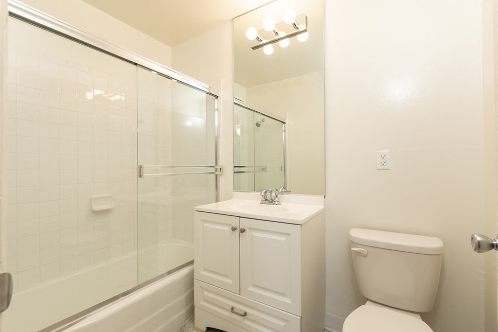 Bathroom with Bathtub/Shower