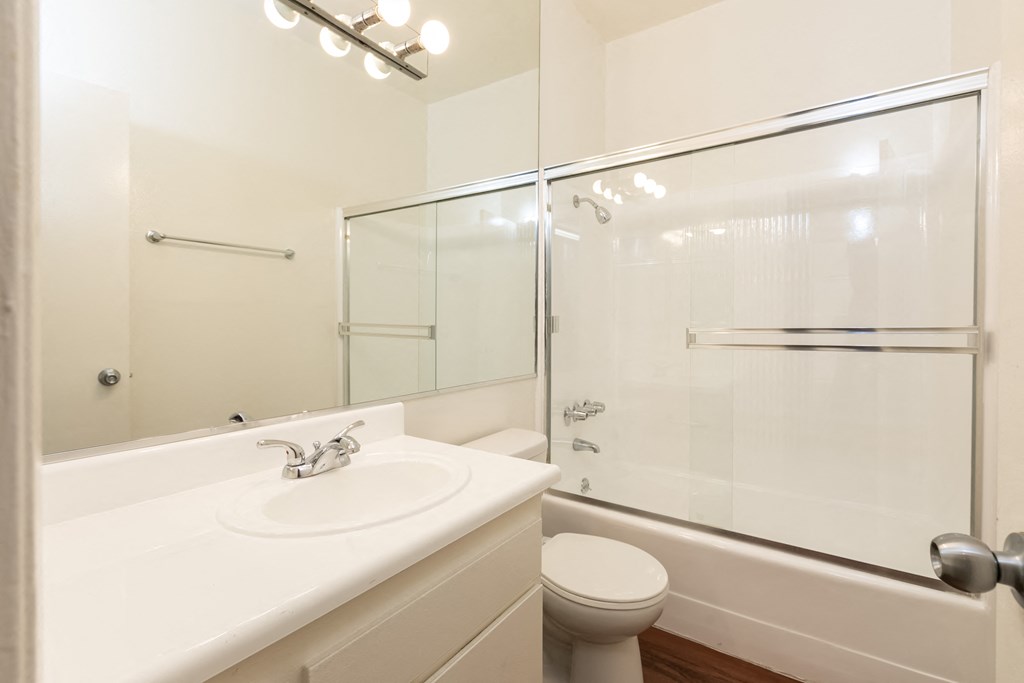 Bathroom with Bathtub/Shower